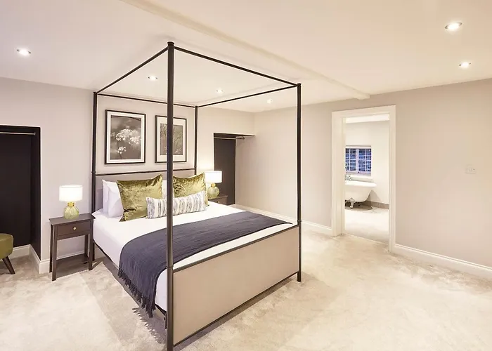Host & Stay- Graham House
